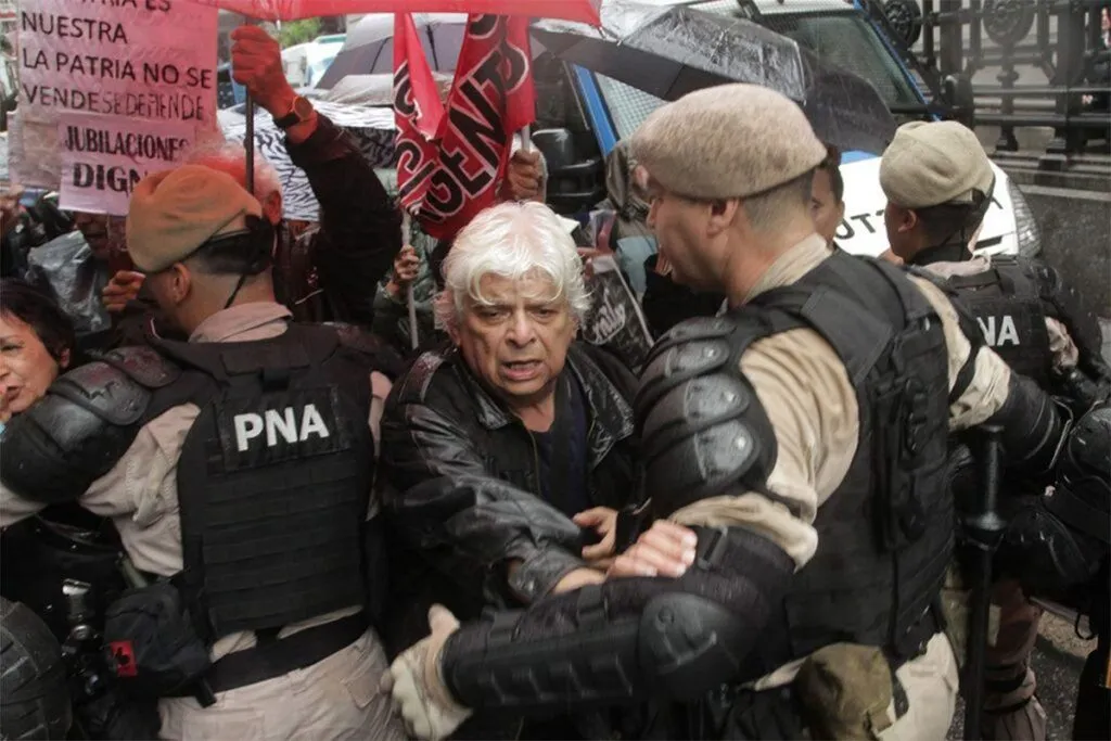 marcha-jubilados-congreso-foto-Tiempo-Argentino