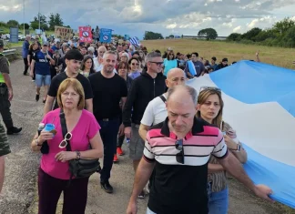 Colón marchó hacia el Puente Internacional por la no instalación de HIF Global en Paysandú