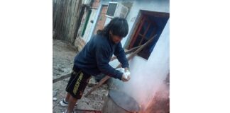 La Olla que desafía al topo, que mitiga el hambre y alimenta la solidaridad contra las jaulas del odio