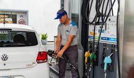 En marzo aumentó 13 veces la nafta: “La gente no puede seguir el ritmo” El impasse de YPF podría traer tranquilidad, pero aseguran que el valor actual es "delirante"