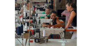 La cooperativa Tribu Textil lanza talleres de costura profesional con orientación industrial
