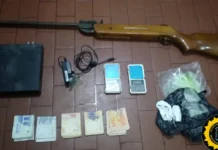 Allanamientos positivos: secuestran cocaína, una motocicleta robada y detienen a seis personas