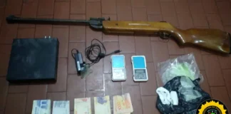 Allanamientos positivos: secuestran cocaína, una motocicleta robada y detienen a seis personas