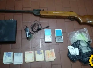 Allanamientos positivos: secuestran cocaína, una motocicleta robada y detienen a seis personas