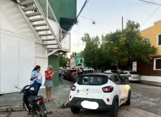 Motociclista resultó lesionado tras chocar contra un automóvil