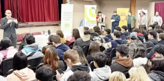 Un centenar de jóvenes de Federal se formaron en derechos laborales y herramientas para su primer empleo