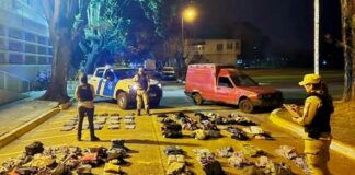Evitaron que contrabandearan una millonaria carga de ropa desde playa Los Tomates a Salto