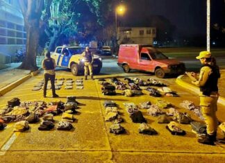 Evitaron que contrabandearan una millonaria carga de ropa desde playa Los Tomates a Salto