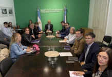 Los gremios estatales rechazaron el 3,5% del Gobierno y exigieron una propuesta «integral» para el martes