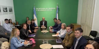 Los gremios estatales rechazaron el 3,5% del Gobierno y exigieron una propuesta «integral» para el martes
