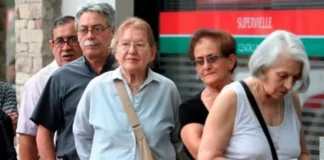 Con alta informalidad y empleos precarios, hay casi 690.000 jubilados que siguen trabajando
