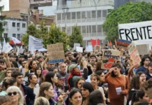 La defensa de la universidad pública vuelve a las calles en todo el país: Entre Ríos se moviliza en cuatro ciudades