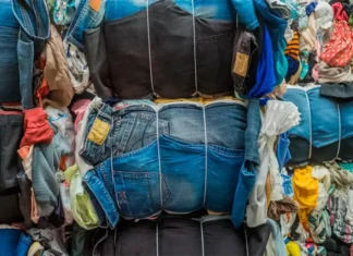 Buscan prohibir por cinco años la importación de ropa usada en Argentina