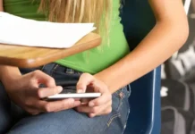 Nuevo proyecto de ley sobre uso de celulares en el aula busca prevenir patologías asociadas a la hiperconectividad