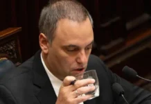 Crece el aislamiento de Manuel Adorni: el PRO no descarta apoyar una sesión en su contra