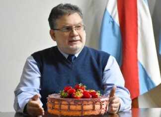 Se viene un «tortazo» en plena cara de Azcué