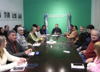 Docentes rechazaron la oferta salarial y esperan una nueva propuesta del Gobierno este miércoles