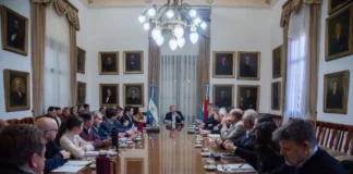 El gobernador encabezó la reunión de Gabinete con los temas obras, producción, salud y energía como ejes de trabajo