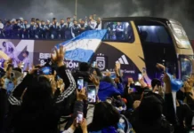 La Selección volvió del Mundial: multitud en Ezeiza, micro descapotable y un emotivo recibimiento