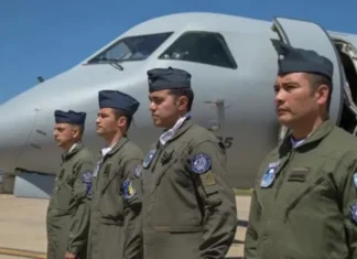 Desde julio, el personal militar con título universitario cobrará hasta un 25% más