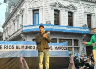 Una multitud distinguió a Marcos Senesi en Concordia
