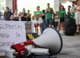 Investigadores del CONICET encaran una nueva protesta bajo una posible ola de despidos