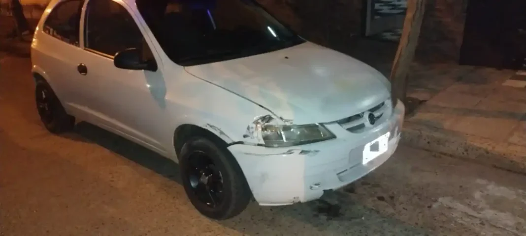 un_conductor_alcoholizado_choco_un_automovil_estacionado_y_le_retuvieron_la_camioneta_1