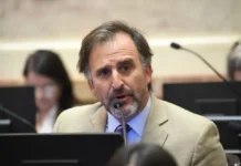 El senador libertario Joaquín Benegas Lynch tiene una empresa que gestiona ventas de tierras a extranjeros