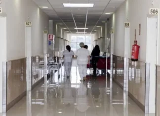 Clínicas privadas en alerta: denuncian atrasos en los pagos de obras sociales y un desfasaje del 160% del PAMI