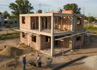 Para comprar una casa en Argentina se necesitan casi 23 años de aportes