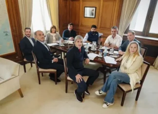 Se reunió la mesa política del Gobierno y se viene un anuncio económico de Luis Caputo este miércoles
