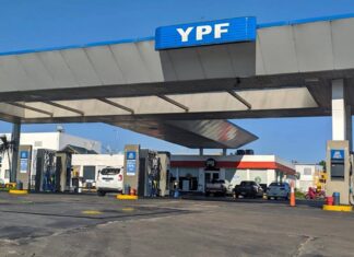 YPF se sumó al aumento de los combustibles en todo el país