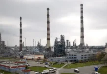 El petróleo cayó por tercera jornada consecutiva por la expectativa de una reanudación parcial del principal oleoducto saudí