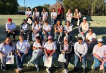 Mujeres de Puerto Yeruá salieron a la calle a concientizar sobre el cáncer de mamas