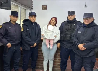 Policías asistieron a una bebé de tres meses que había dejado de respirar en Concordia