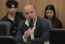 Benedit reivindicó la visita a exmilitares condenados por delitos de lesa humanidad y la plenaria terminó entre gritos