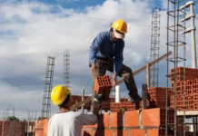 El empleo formal privado cayó por 14° mes consecutivo: se perdieron más de 12.500 puestos