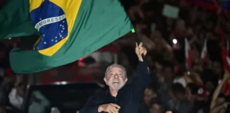 Lula da Silva ganó un histórico balotaje a Flávio Bolsonaro y asumirá un cuarto mandato en Brasil
