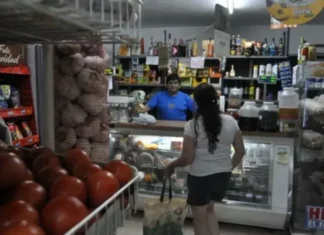 Compras hormiga, segundas marcas y el regreso del fiado, los almacenes de barrio se adaptan a la caída de consumo